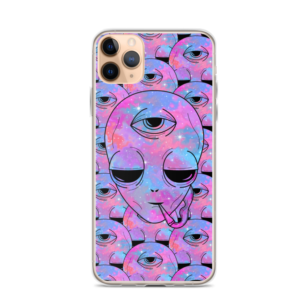 This Shroom Beach IPhone Case protects your iPhone against water, dust and shock and it also has a very trendy design that is really a must-have.