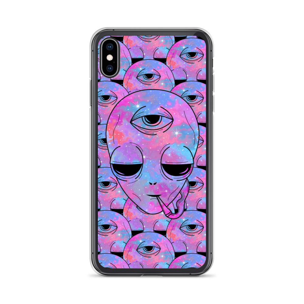 This Shroom Beach IPhone Case protects your iPhone against water, dust and shock and it also has a very trendy design that is really a must-have.