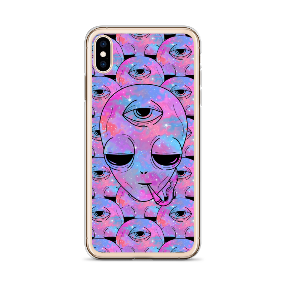 This Shroom Beach IPhone Case protects your iPhone against water, dust and shock and it also has a very trendy design that is really a must-have.