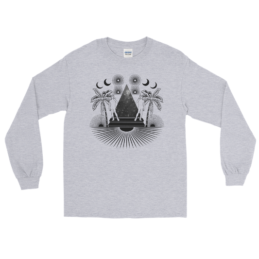 With its classic and regular fit, this Shroom Beach Long Sleeve Tee is a true wardrobe essential perfect for a relaxed and casual setting. 